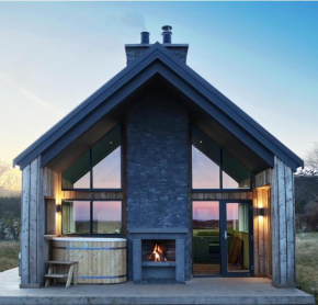 Eco-Lodge with hottub sea view Charleton Estate